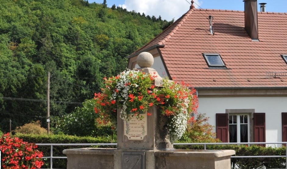 MAIRIE Bourbach-le-Haut,_fontaine