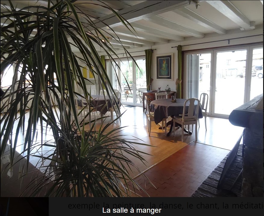 GITE LA SCIERIE SALLE A MANGER