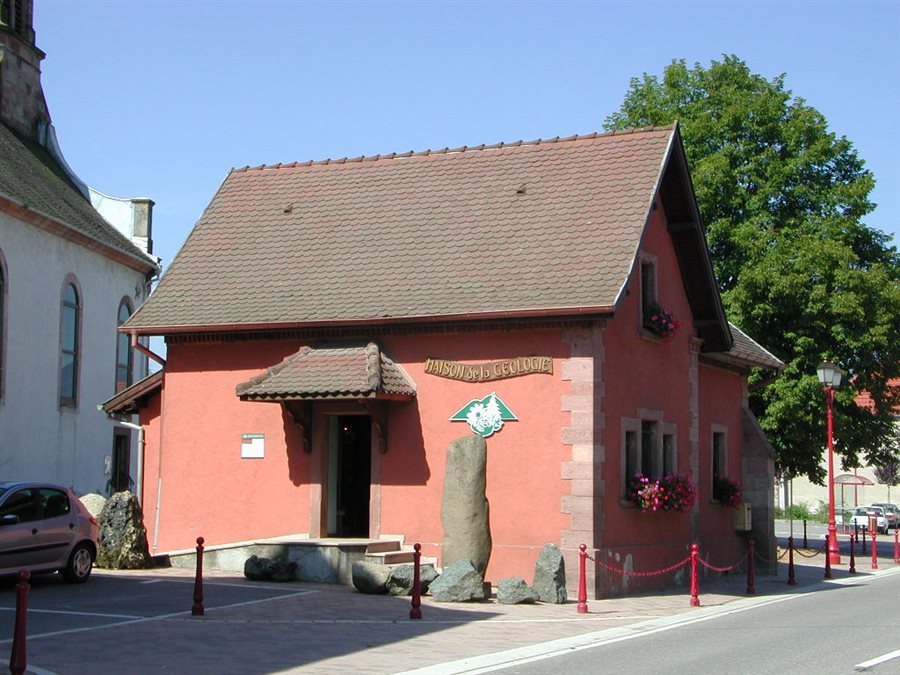 maison-de-la-terre-et-de-la-biologie