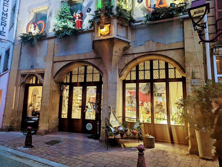 paris parfums – thann facade noël décoré7